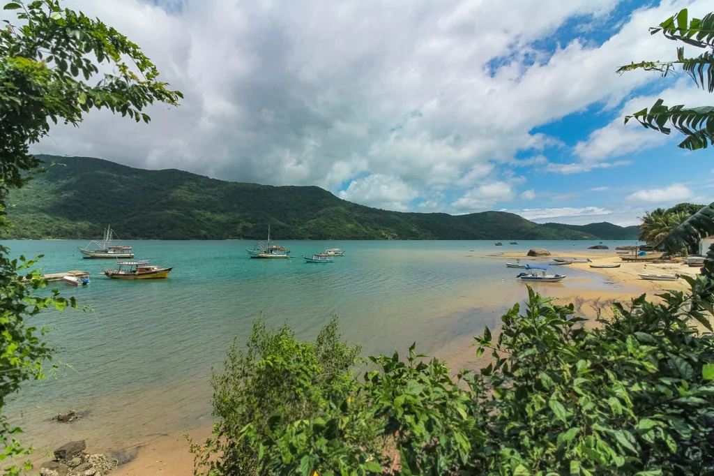 mamagua beach in paraty